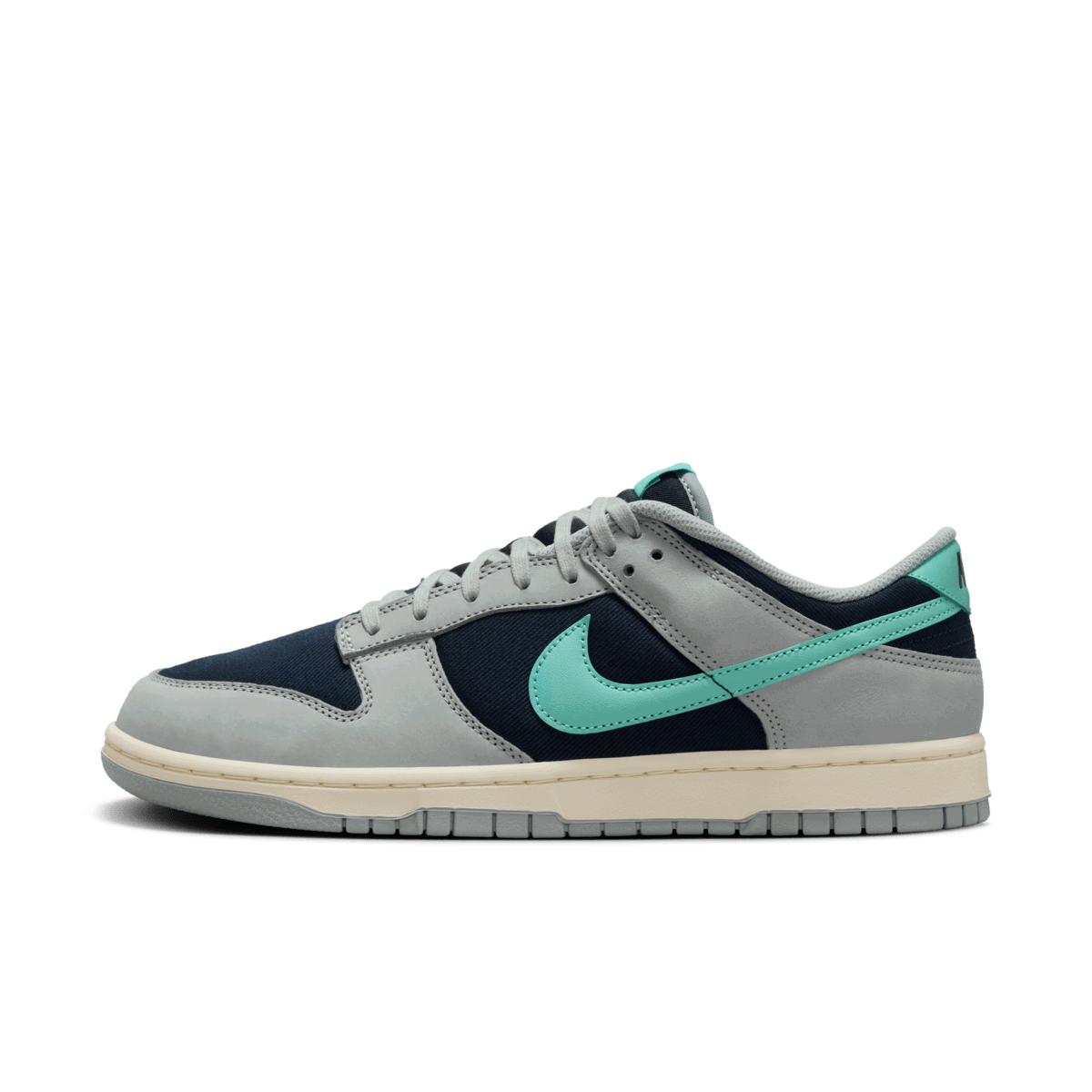 Dunk Low PRM "Obisidian & Green Frost"