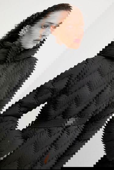 Prešívaná bunda Helly Hansen Hooded Belted Chevron Puffer Jacket WINTER BLISS Čierna | 54457, 4