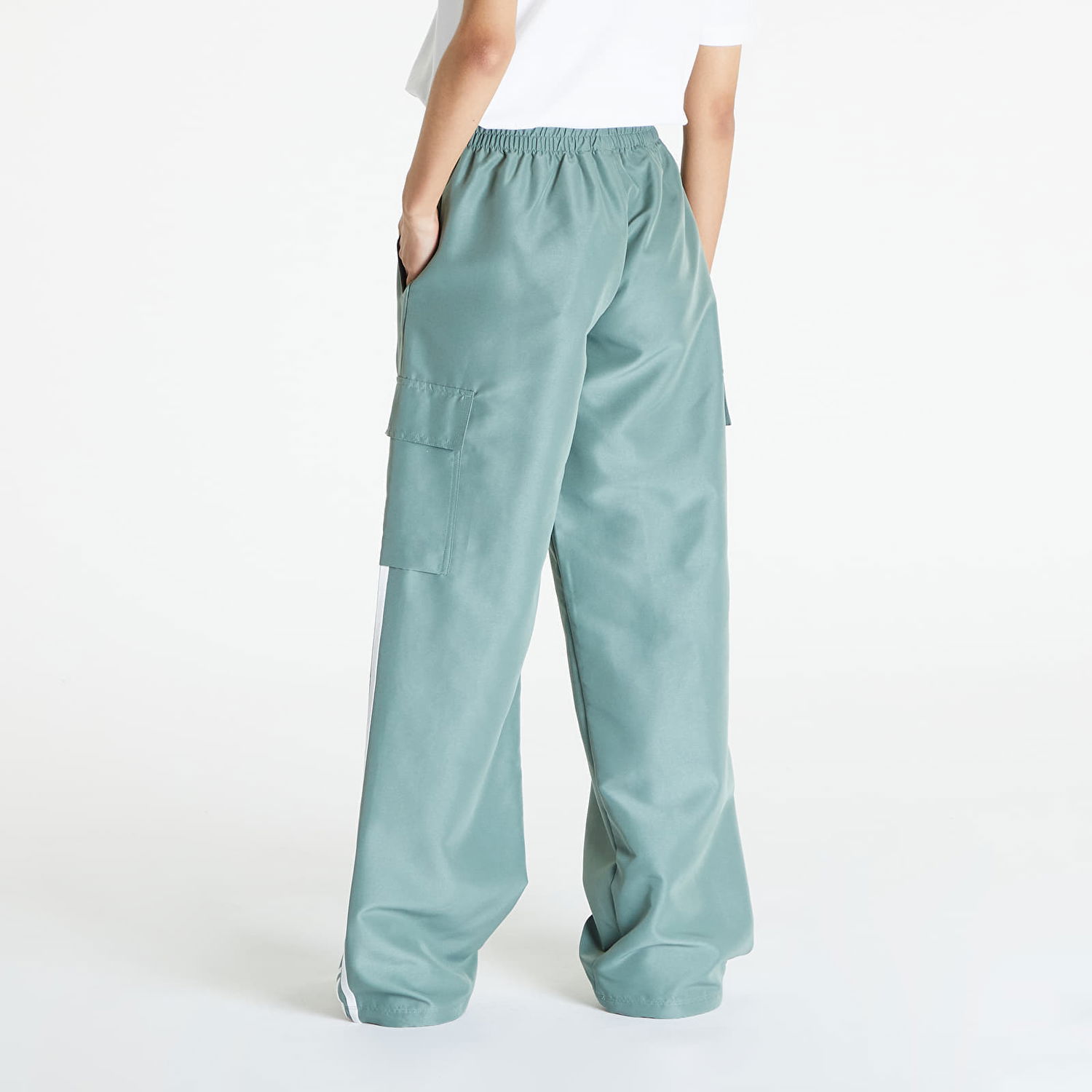 Nohavice a džínsy adidas Originals cargo pants Adicolor 3-Stripes Cargo Pants Tyrkysová | IZ0716, 1