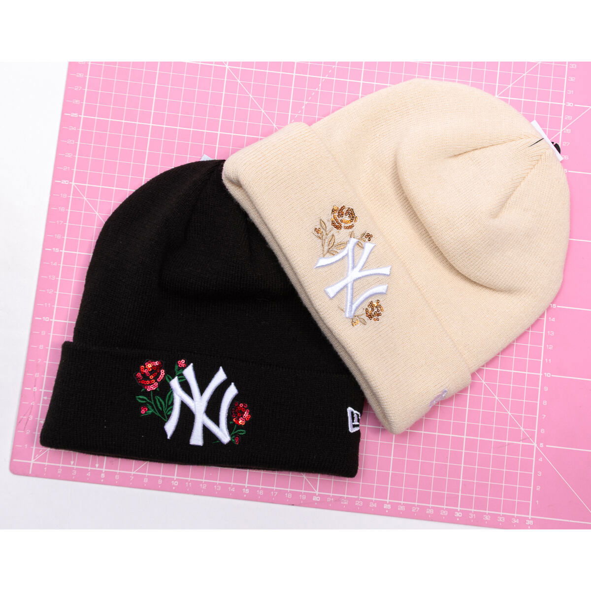 Kulicha New Era Beanie MLB Sequin Rose NY Yankees One Size Béžová | 60691295, 1