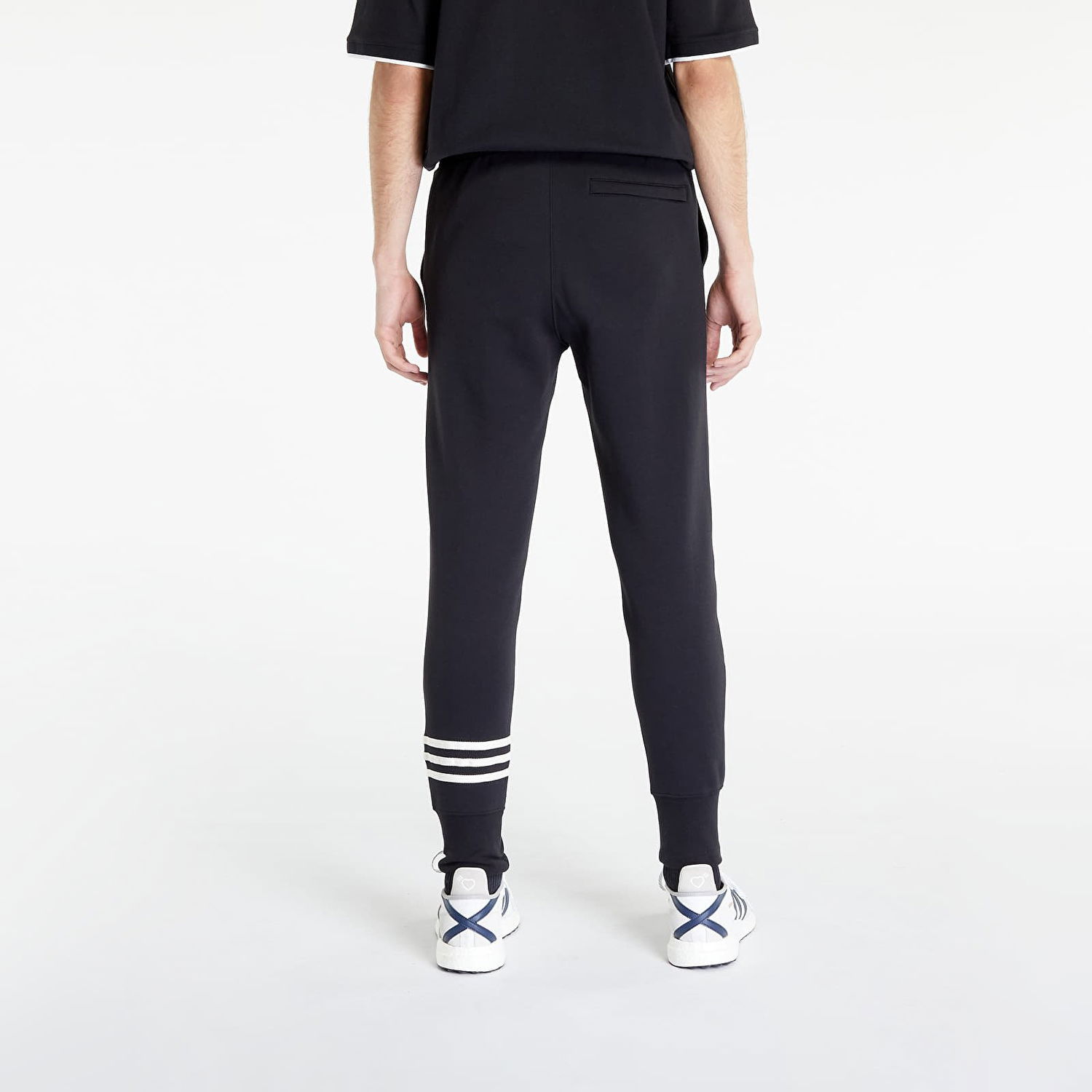 Tepláky adidas Originals New Classics Sweatpants Čierna | HM1861, 1