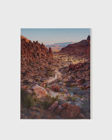 Kniha a časopis gestalten “Wanderlust USA” By Cam Honan Rôznofarebný | 9783899559859, 3