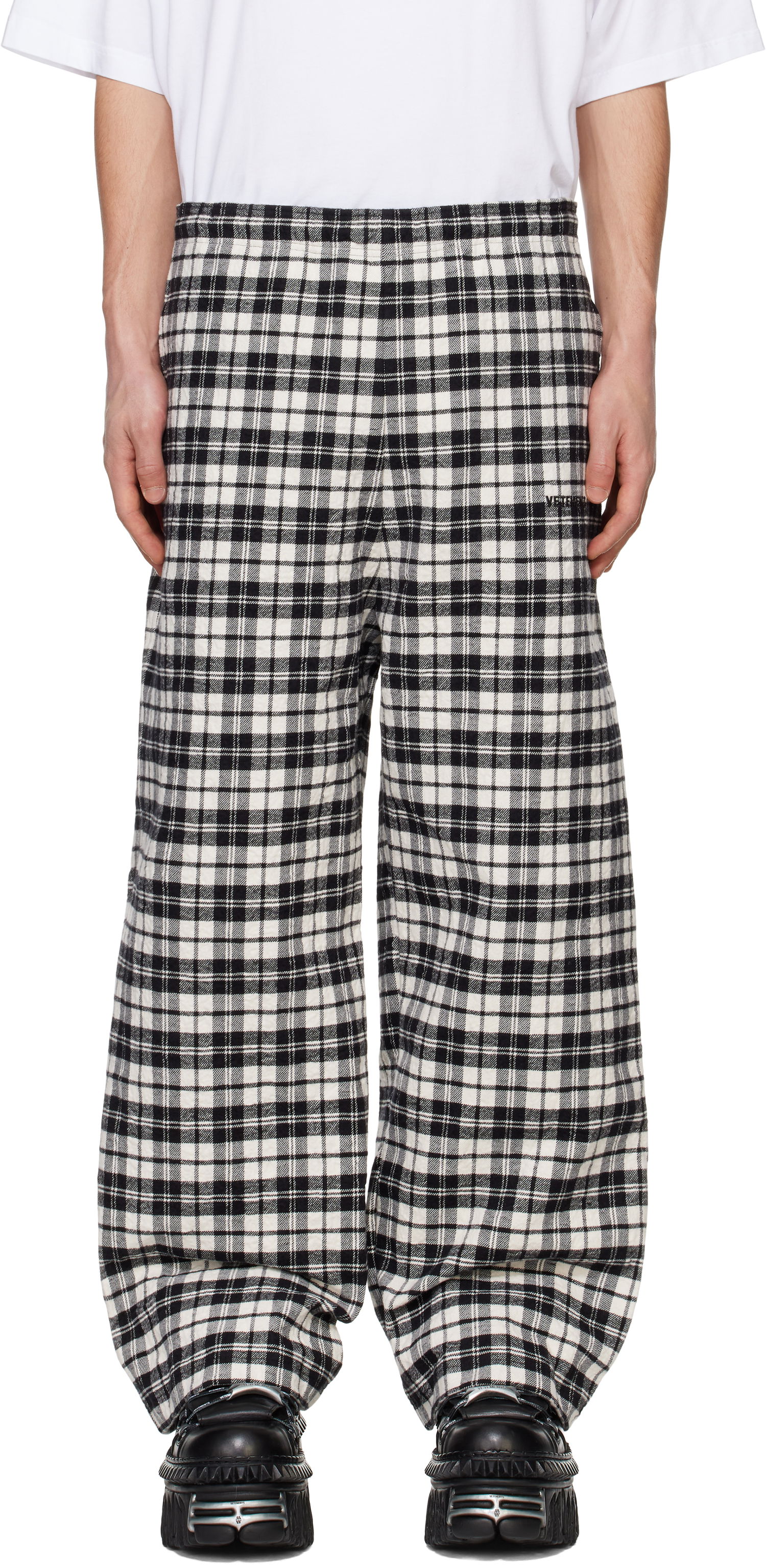 Nohavice VETEMENTS Vetements Metalized Wrinkled Pyjama Trousers Rôznofarebný | UA66PA120B, 0