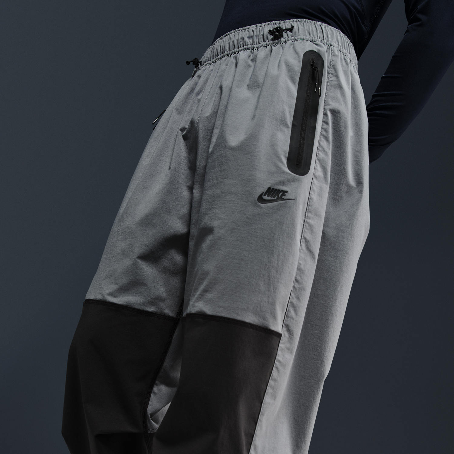 Cargo nohavice Nike Nike Tech Woven Loose-Fit Pants Čierna | HM7158-065, 1