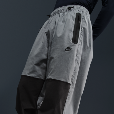 Cargo nohavice Nike Nike Tech Woven Loose-Fit Pants Čierna | HM7158-065, 1