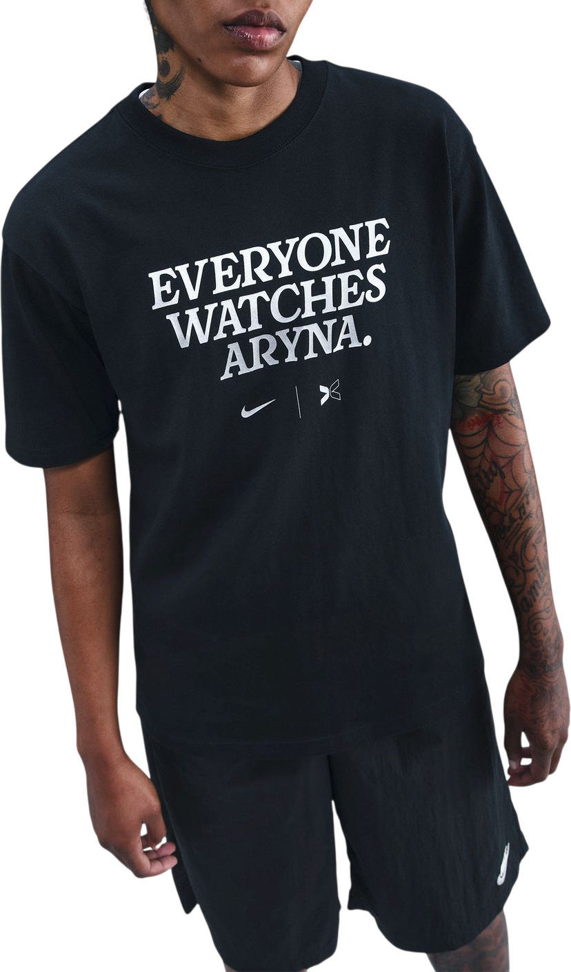 Tričko Nike Everyone Watches Aryna Graphic T-Shirt Aryna Sabalenka Čierna | im3090-010-010