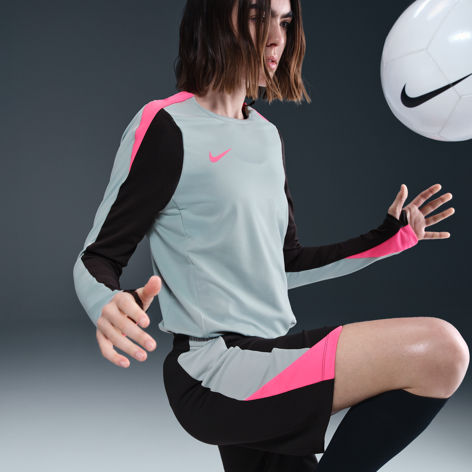 Dres Nike Dri-FIT Strike Crew Neck Soccer Jersey Tyrkysová | FN5012-395, 1