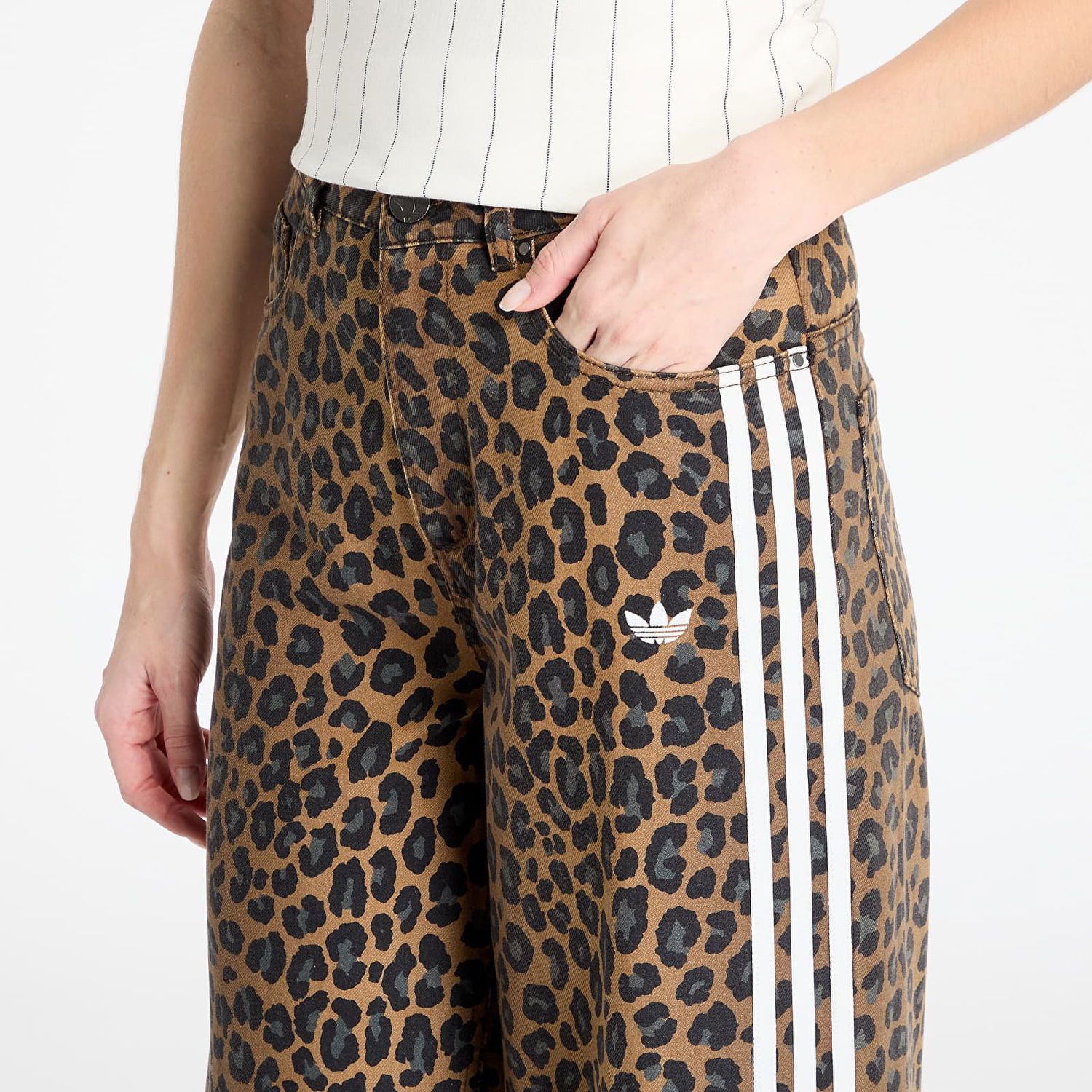 Nohavice adidas Originals Originals Loose Leopard Denim Joggers Hnedá | KA2680, 1