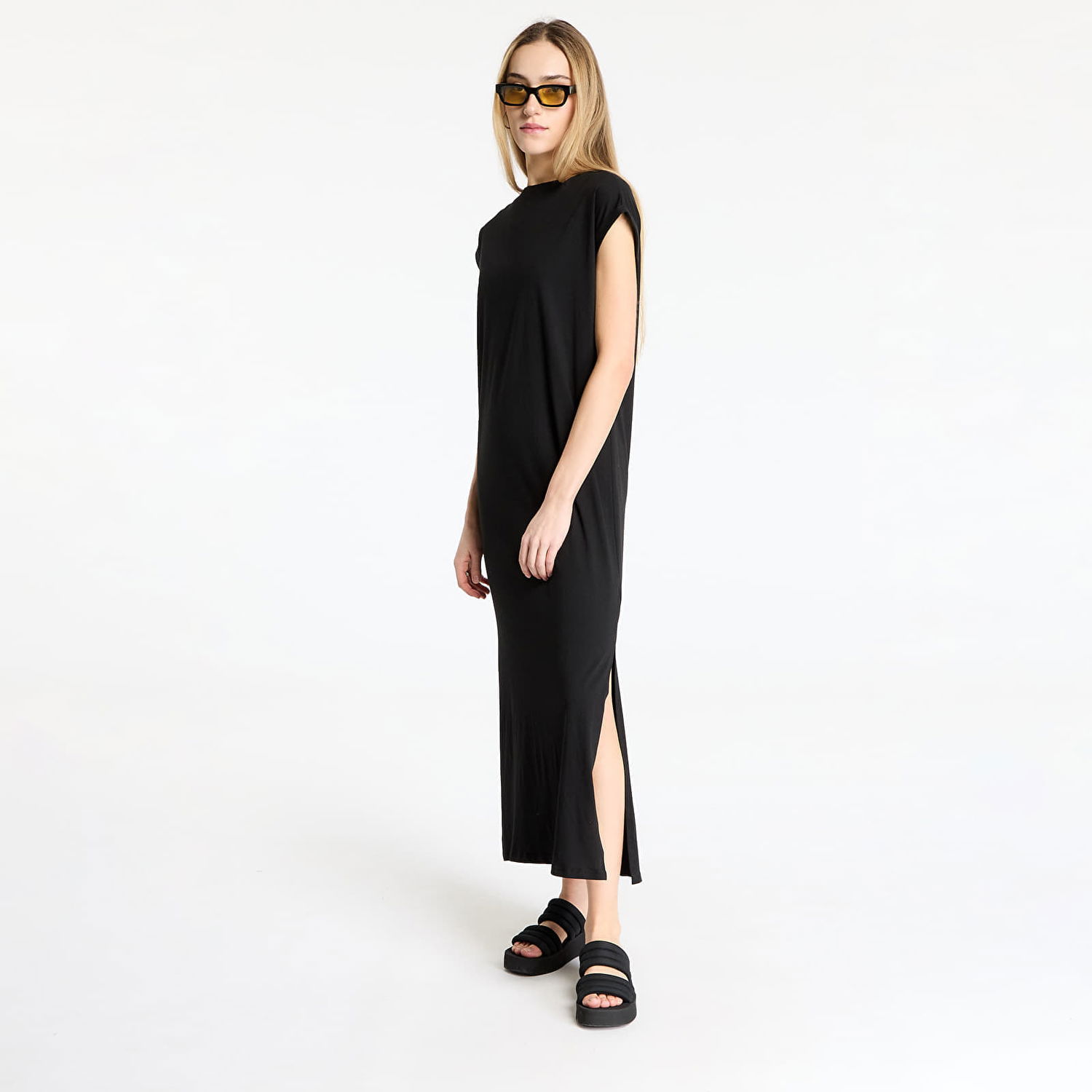 Šaty Urban Classics Urban Classics Viscose Extended Shoulder Dress Čierna | TB7437-00007, 0