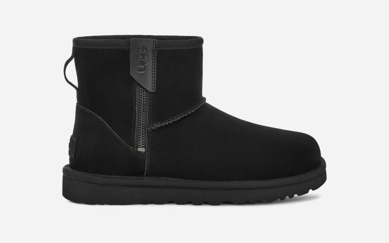 Tenisky a topánky UGG ® Classic Mini Bailey Zip Boot in Black, Size 5, Leather Čierna | 1151230-BLK