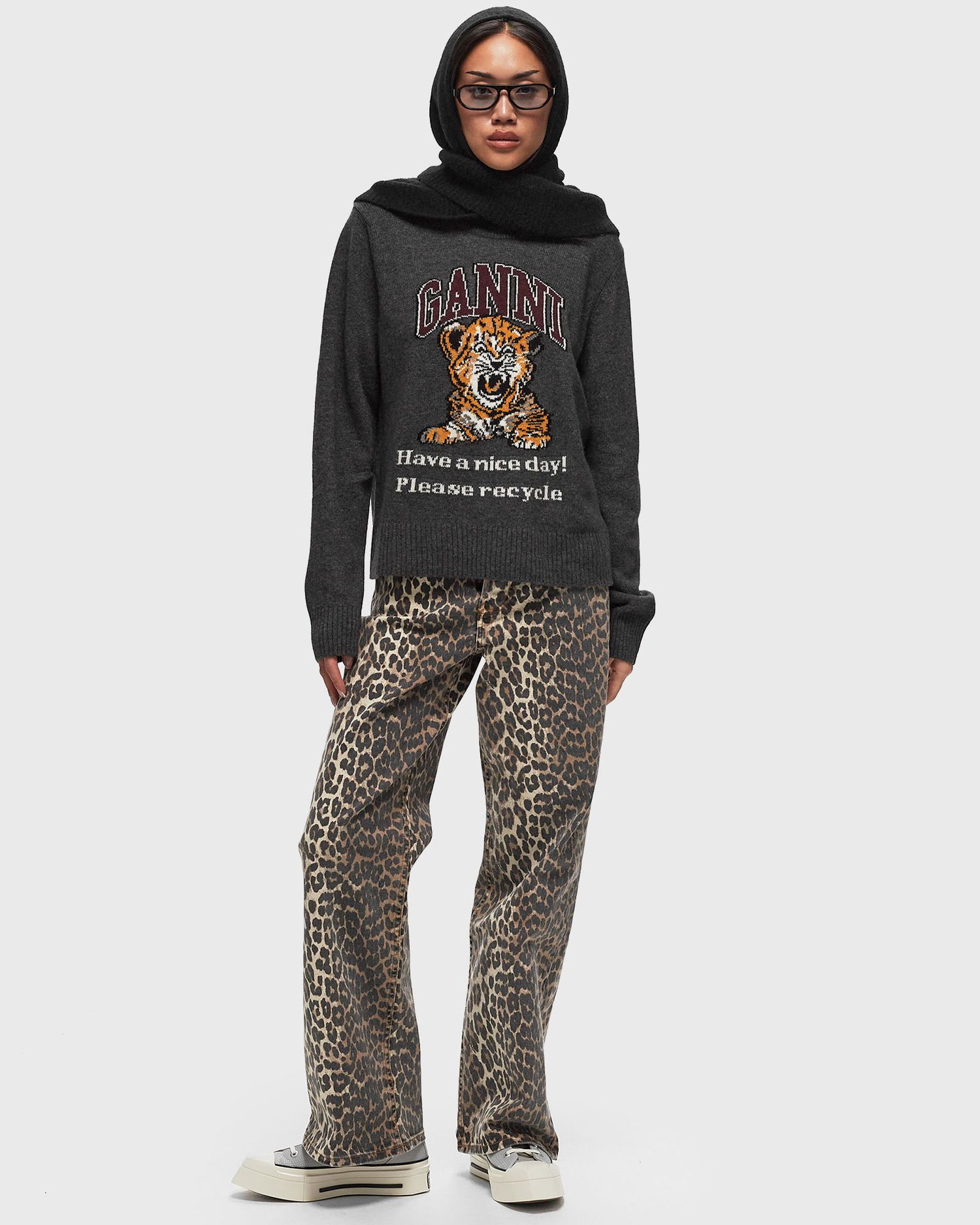 Mikina GANNI Graphic Wool Mix Tiger Crewneck Čierna | K2278-084, 1