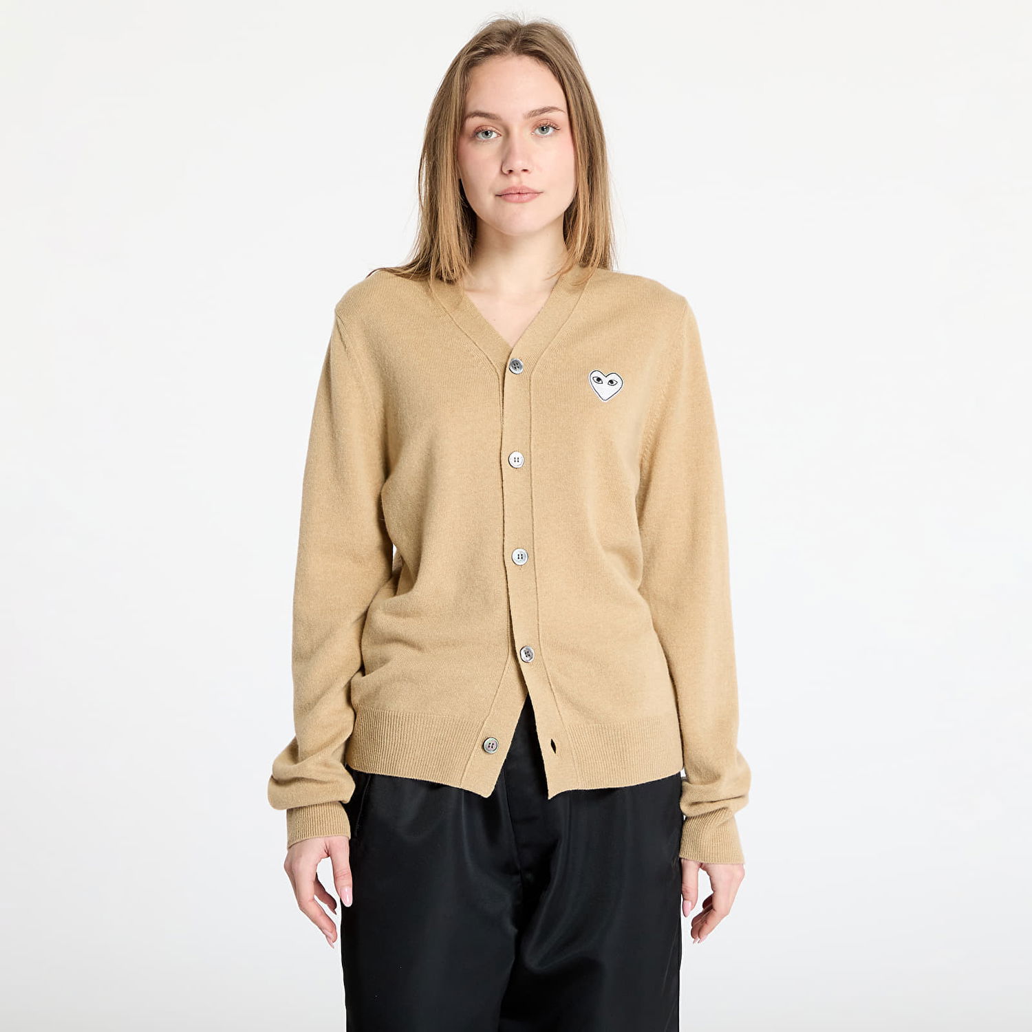 Sveter Comme des Garçons Play White Emblem V-Neck Cardigan Béžová | AX-N066 LIGHT CAMEL, 0