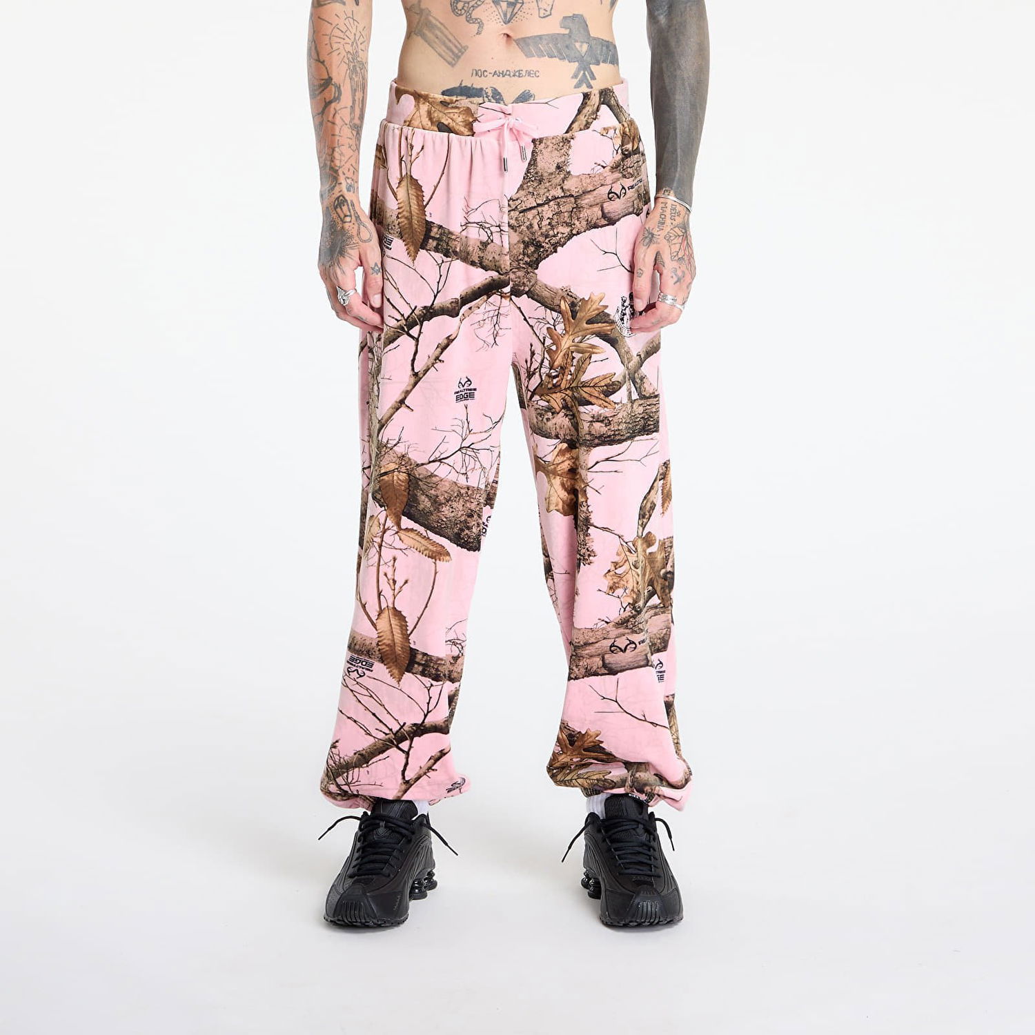Tepláky Pleasures PLEASURES Realtree Velour Track Pants Ružová | P25JC002-PINK, 0