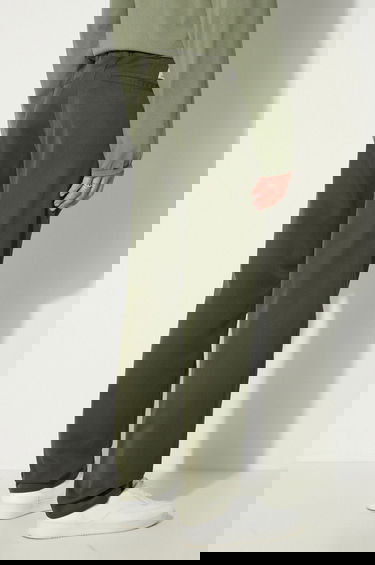 Nohavice Carhartt WIP Plain Straight-Leg Master Pant Trousers Zelené | I034233.66602, 2