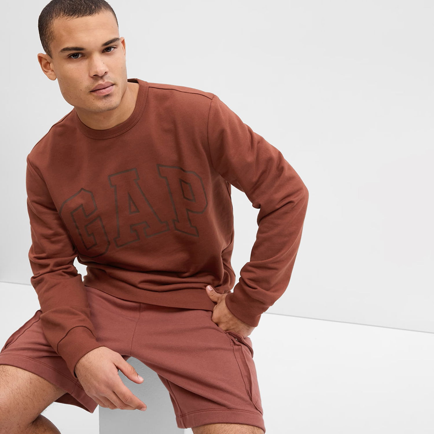 Mikina GAP Crewneck Logo Sweatshirt Burnt Russet 185 Hnedá | 427434-15, 0