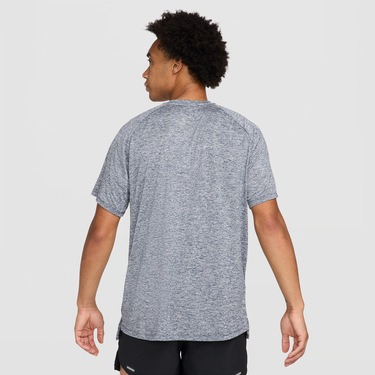 Tričko Nike Stride Dri-FIT ADV Running T-Shirt Šedá | HV5203-437, 1