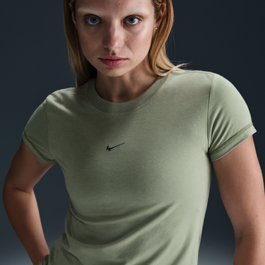 Tričko Nike Sportswear Chill Knit Cropped Slim-Fit T-Shirt Zelené | HV6525-370, 1