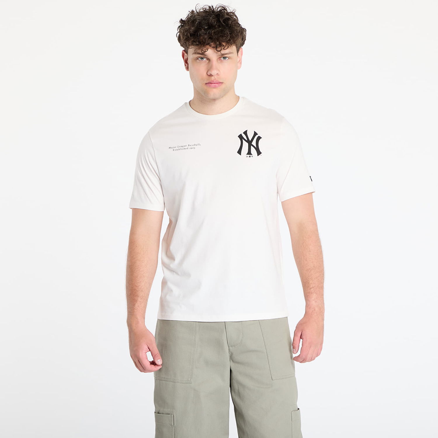 Tričko New Era New Era New York Yankees Arch Graphic Regular Tee Biela | 60667714, 0