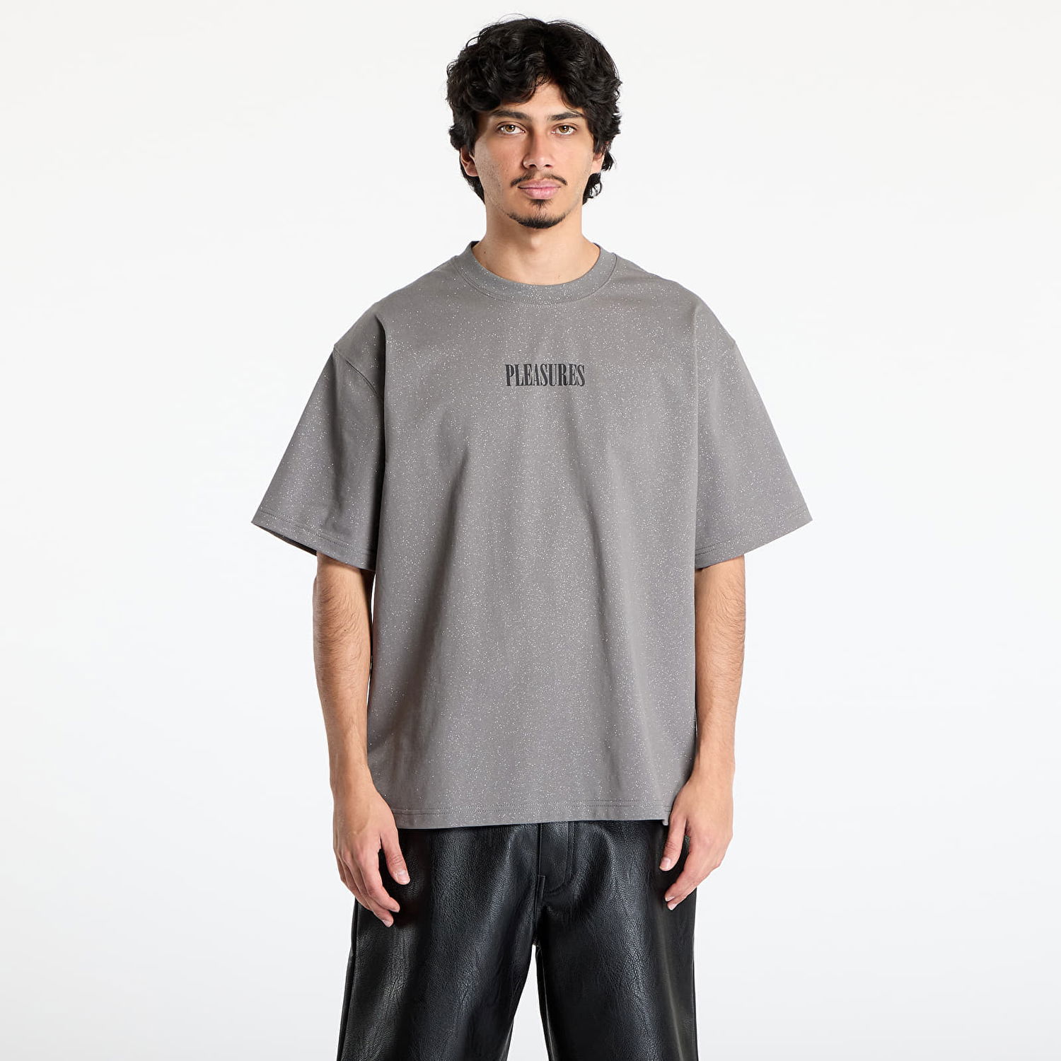 Tričko Pleasures PLEASURES Onyx Glitter T-Shirt Šedá | P25SU023 GREY, 0