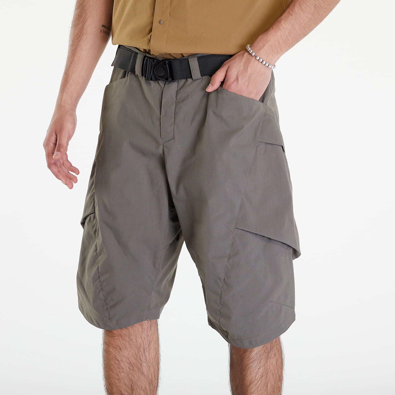 Quest Shorts Khaki