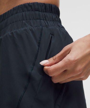 Šortky lululemon Track That High-Rise Lined Short 5" Čierna | prod11130485, 4