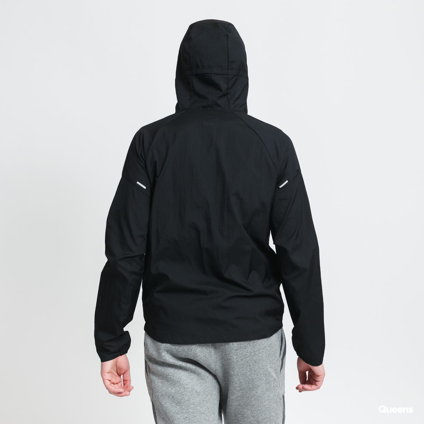Vetrovka Nike Essential Jacket Čierna | CU5358-010, 1