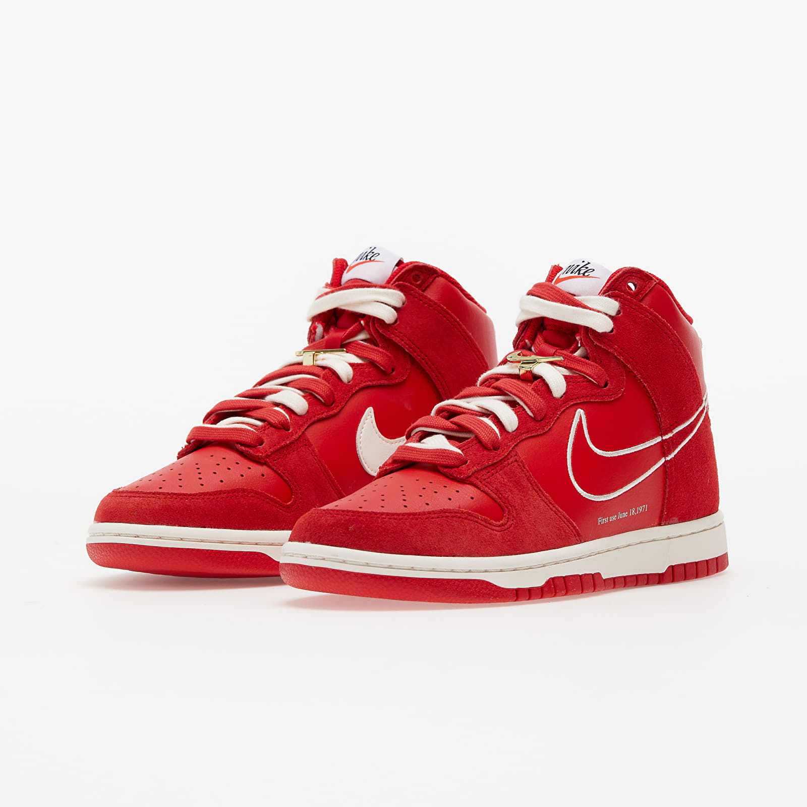 Dunk High SE "First Use Pack - University Red"