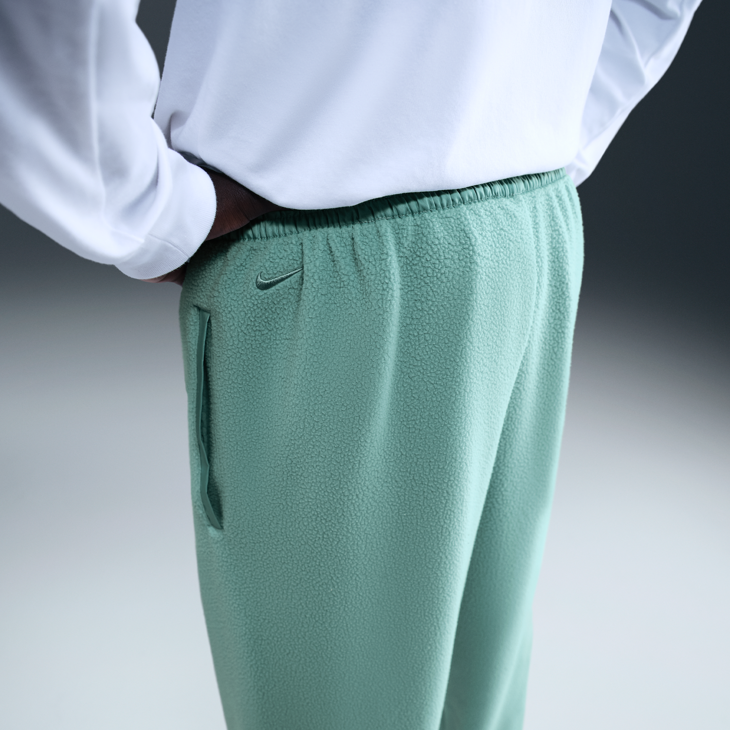 Tepláky Nike Kobe Winterised Fleece Trousers with Geometric Logo Zelené | IM4866-017, 1