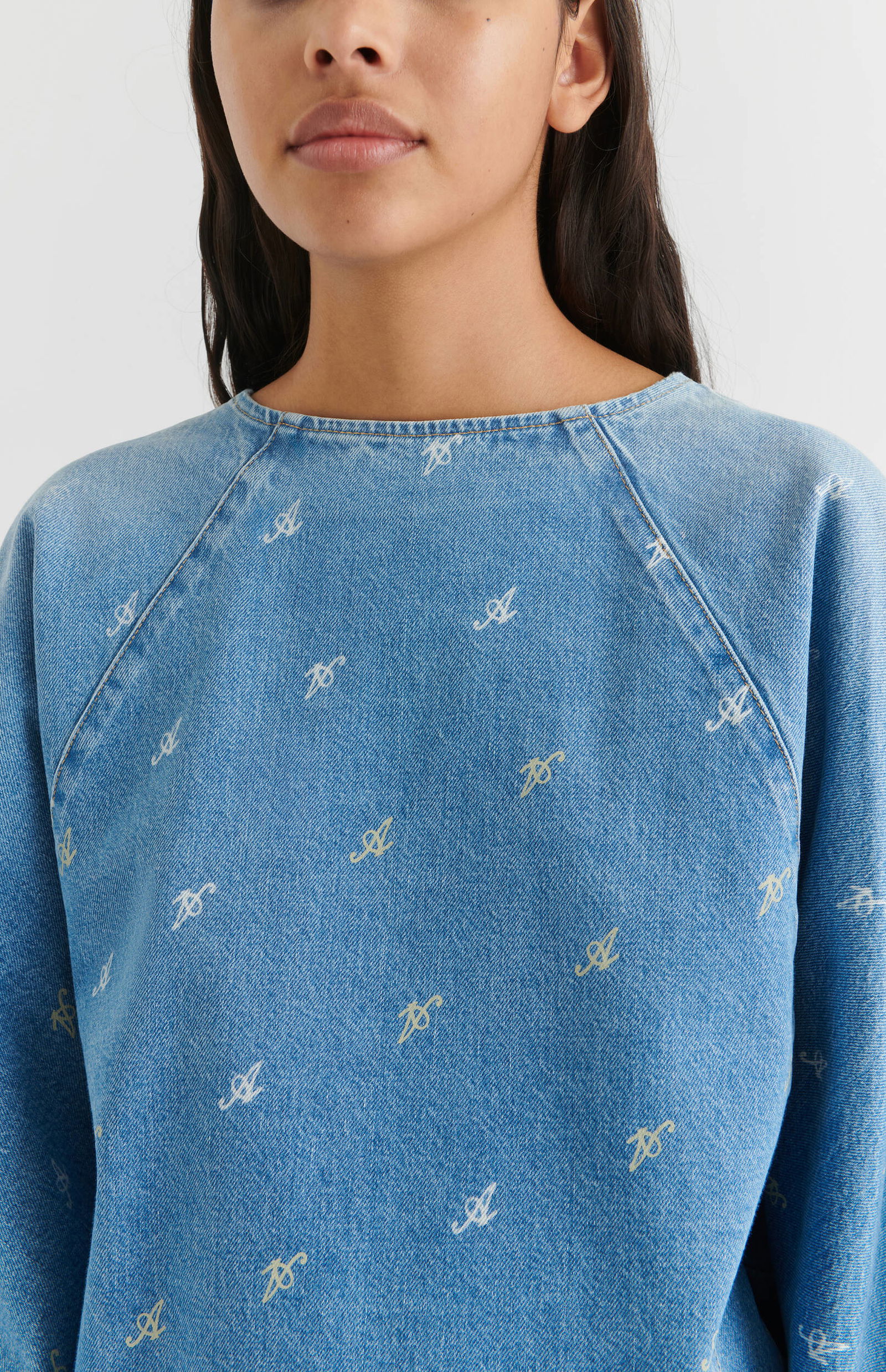 Daisy Script A Sweatshirt