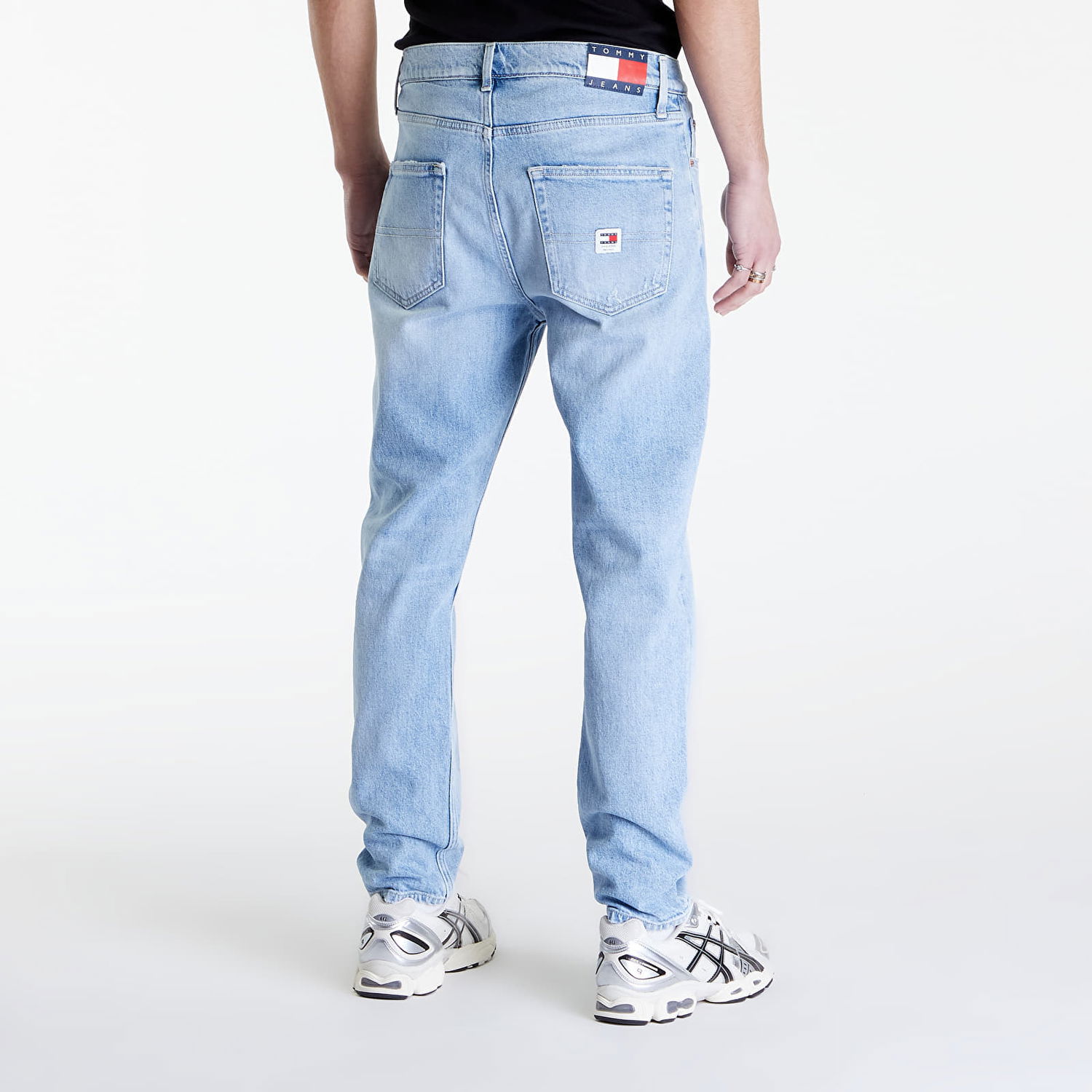 Nohavice a džínsy Tommy Hilfiger Tommy Jeans Dad Jean Regular Tapered B Modrá | DM0DM18718 1AB, 1
