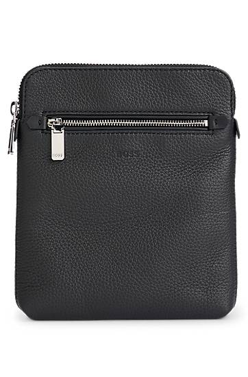 Taška cez rameno BOSS Grained Italian Leather Envelope Bag with Embossed Logo and Front Zip Pocket Čierna | 50529289