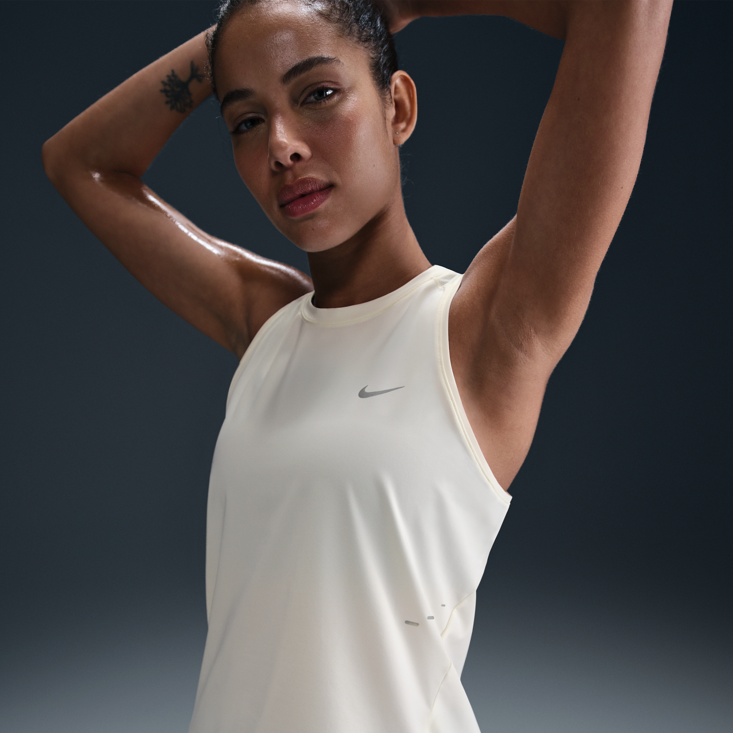 Tielko Nike Swift Dri-FIT Running Tank Top Biela | HQ0620-133, 0