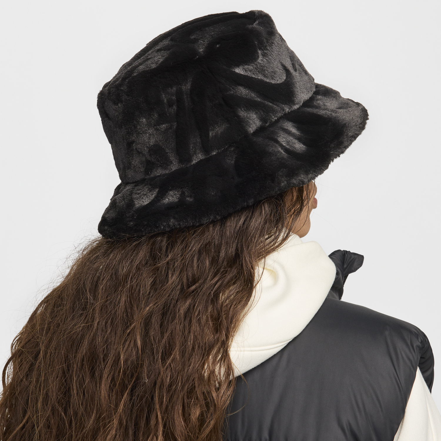 Klobúk Nike Apex Faux Fur Bucket Hat Čierna | HF7194-010, 1