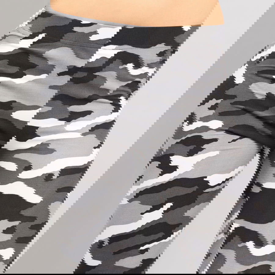Legíny Urban Classics Ladies Camo Leggings Rôznofarebný | TB1331 white, 1