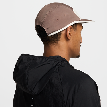 Šiltovka Nike Dri-FIT Fly Swoosh Unstructured Cap Hnedá | FB5624-214, 3
