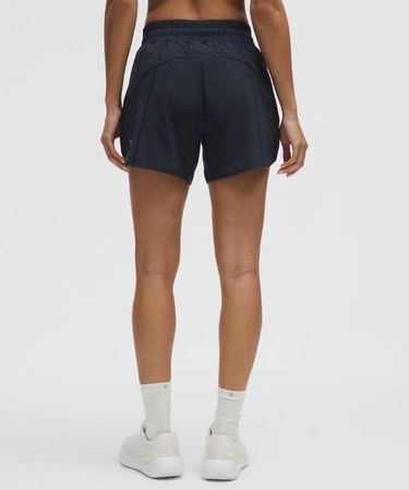 Šortky lululemon Track That High-Rise Lined Short 5" Čierna | prod11130485, 2