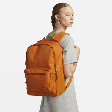 Batoh Nike Heritage Eugene Backpack 23 l Oranžová | DB3300-815, 2