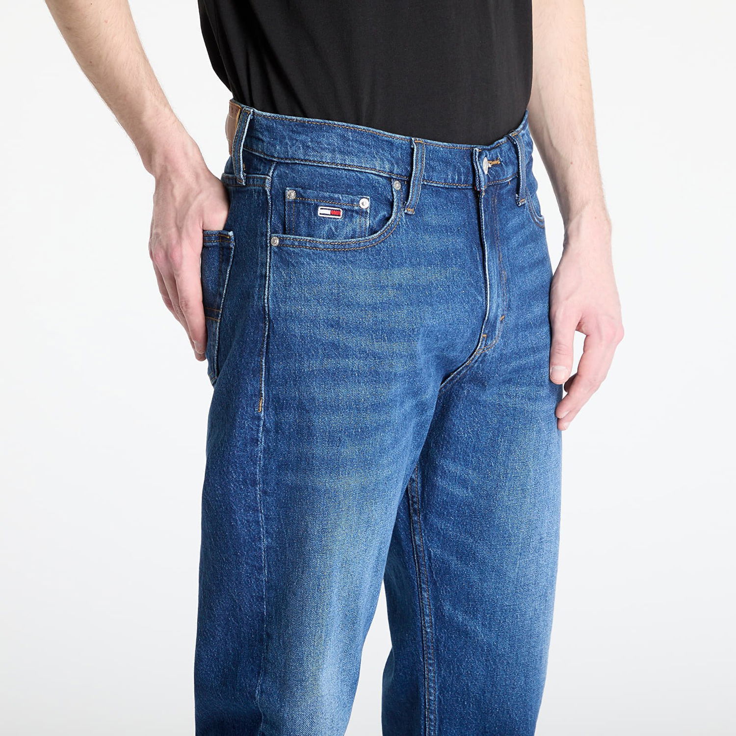 Džínsy Tommy Hilfiger Tommy Jeans Isaac Relaxed Tapered Jeans W28/L32 Modrá | DM0DM20191 1BJ, 1