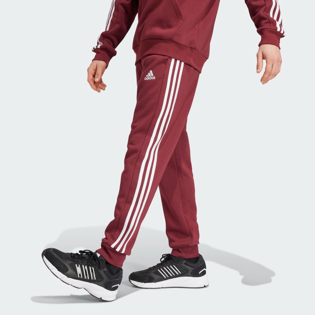 Essentials Fleece 3-Stripes Tapered Cuff Sweatpants