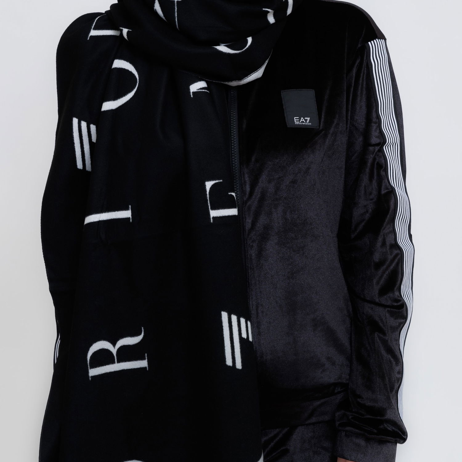 Šál Emporio Armani EA7 Emporio Armani Wide Logo Scarf Čierna | 7W000022-AF10450, 1
