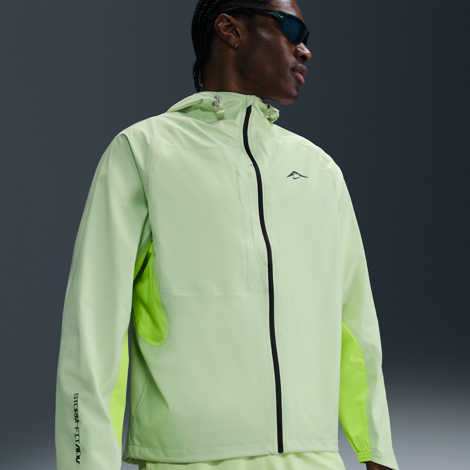 Vetrovka Nike Cosmic Peaks Storm-FIT ADV Running Jacket Zelené | FZ1084-701, 1