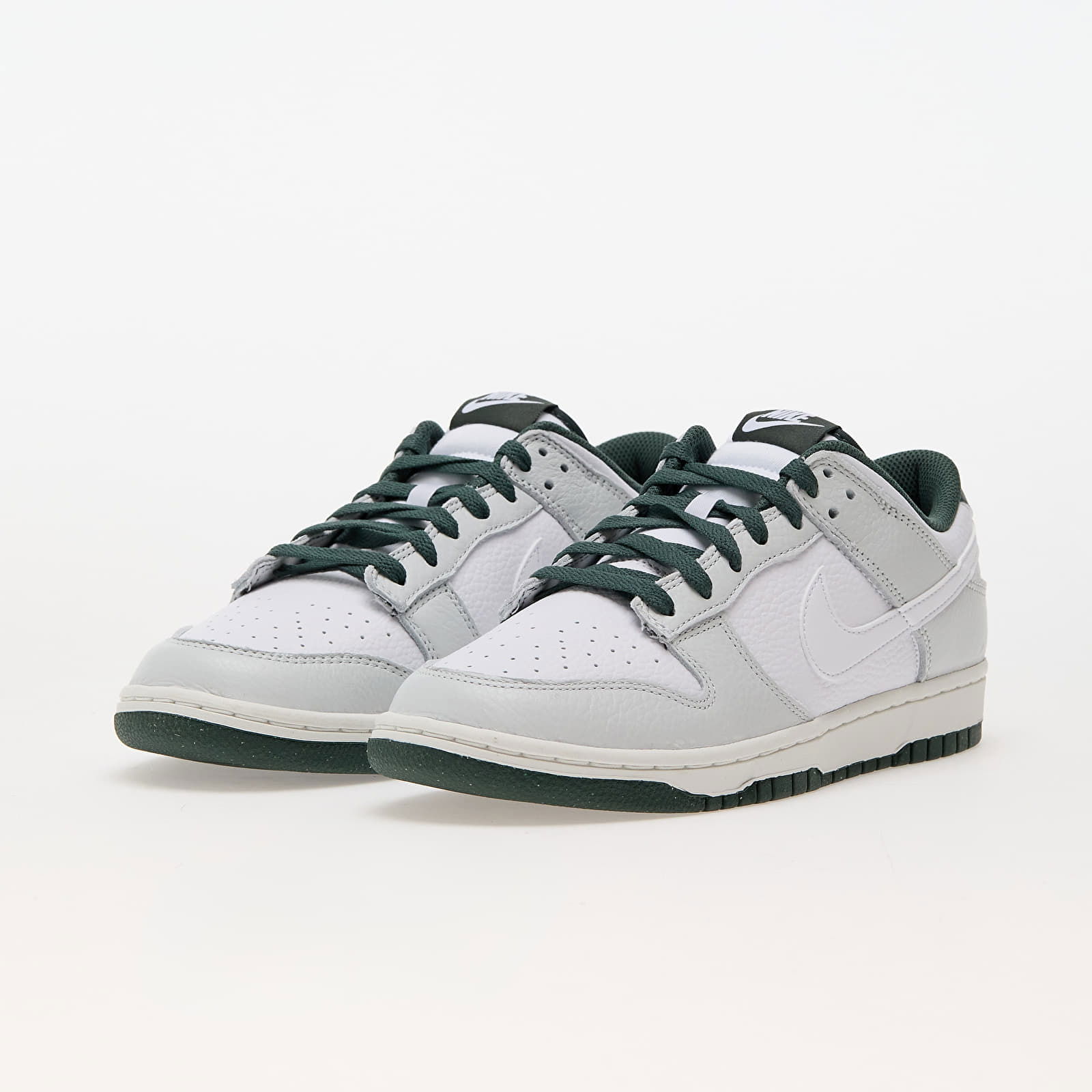 Dunk Low Retro SE Photon Dust Vintage Green