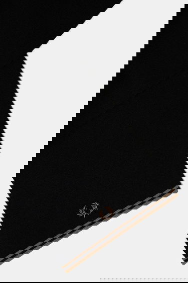 Šál Fred Perry Wool-Blend Knitted Scarf with Wooden Ring and Striped Hem Čierna | C9152, 1