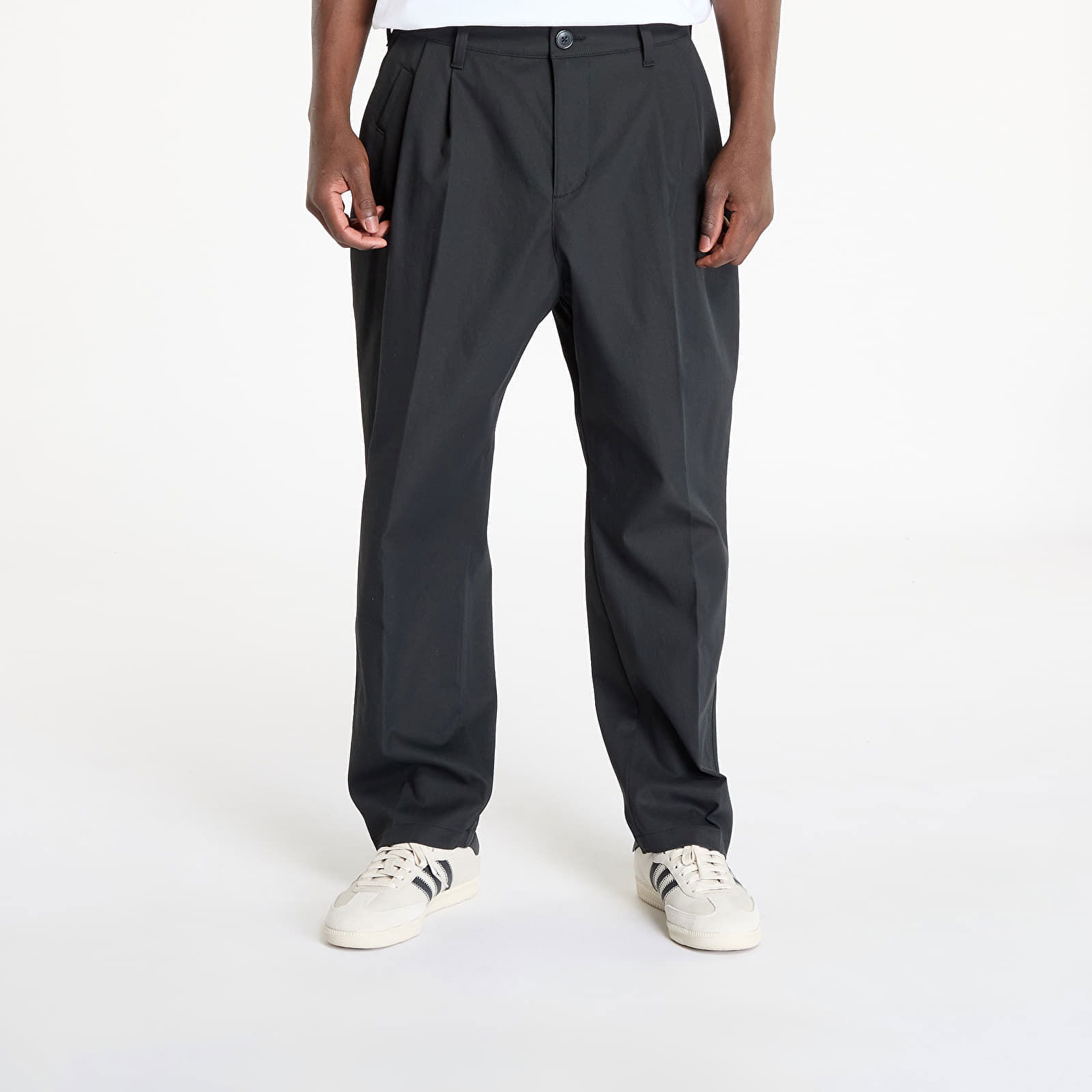 Rolling Links Chino Black