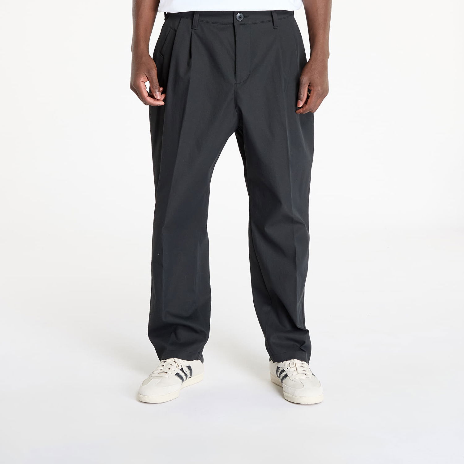 Nohavice adidas Originals Rolling Links Chino Black Čierna | IW6655, 0