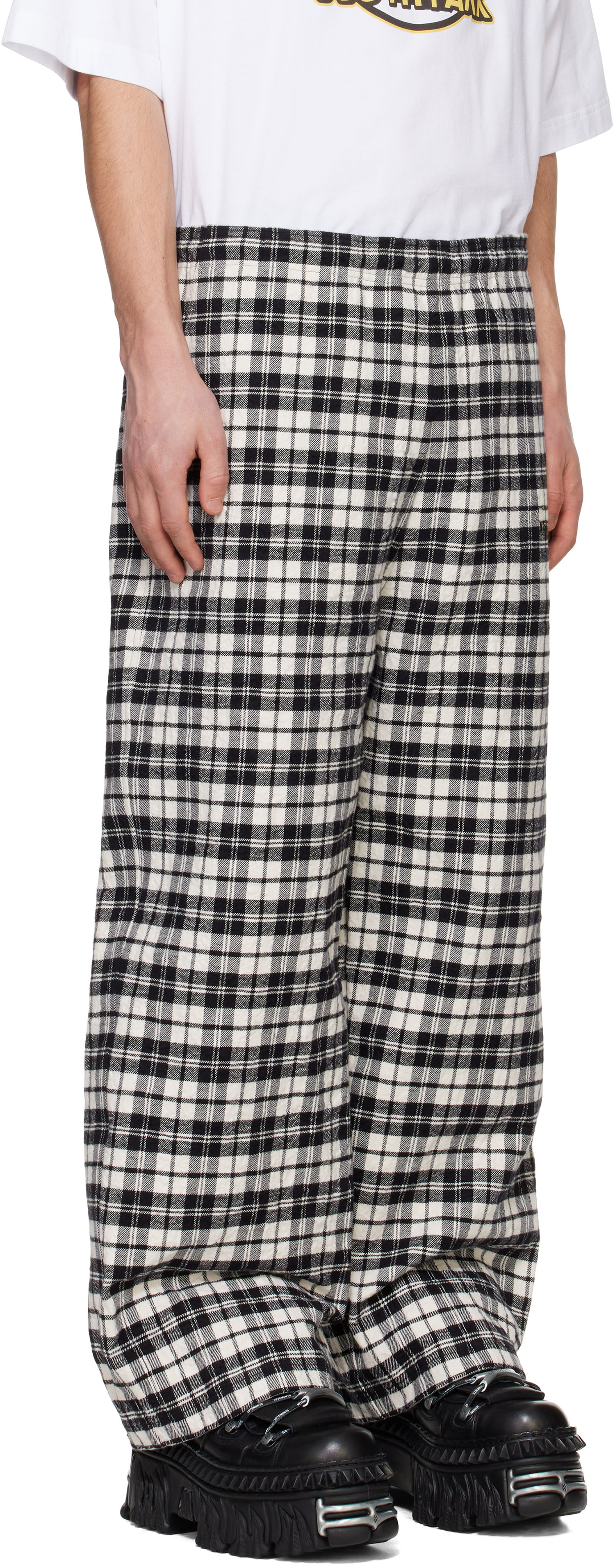 Nohavice VETEMENTS Vetements Metalized Wrinkled Pyjama Trousers Rôznofarebný | UA66PA120B, 1