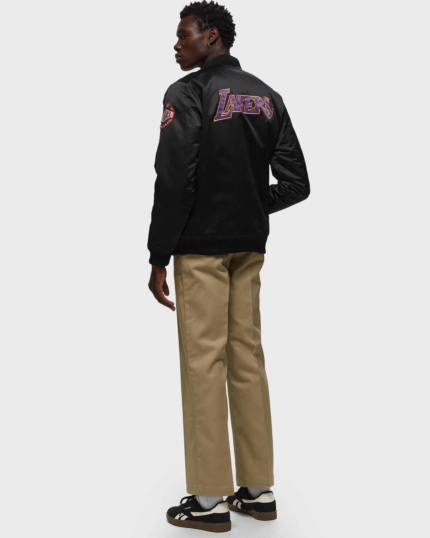 Bomber bunda Mitchell & Ness NBA SATIN BOMBER JACKET LOS ANGELES LAKERS Čierna | OJZP5927-LALYYPPPBLCK, 1