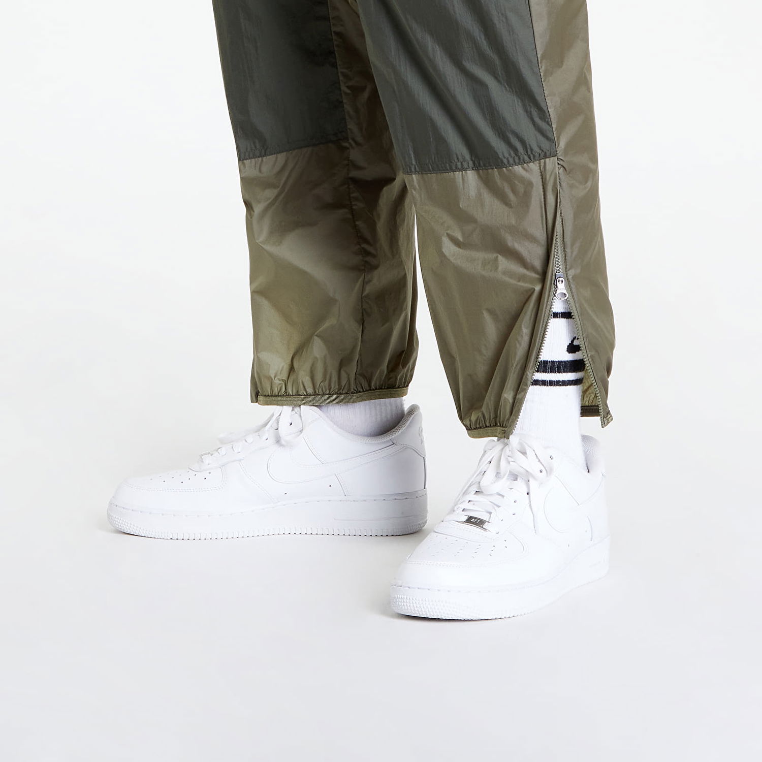 Nohavice a džínsy Nike ACG Cinder Cone Windshell Pants Zelené | DB1134-222, 1