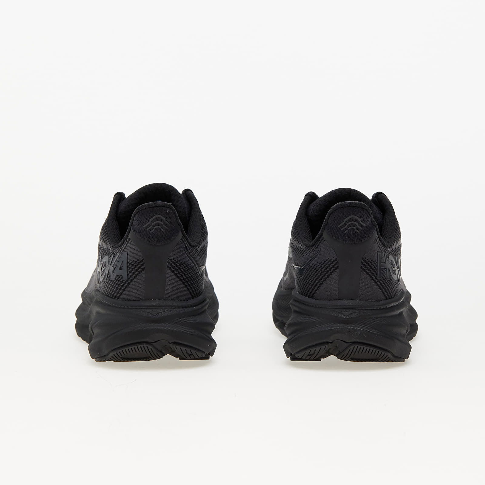 Clifton 9 Triple Black W