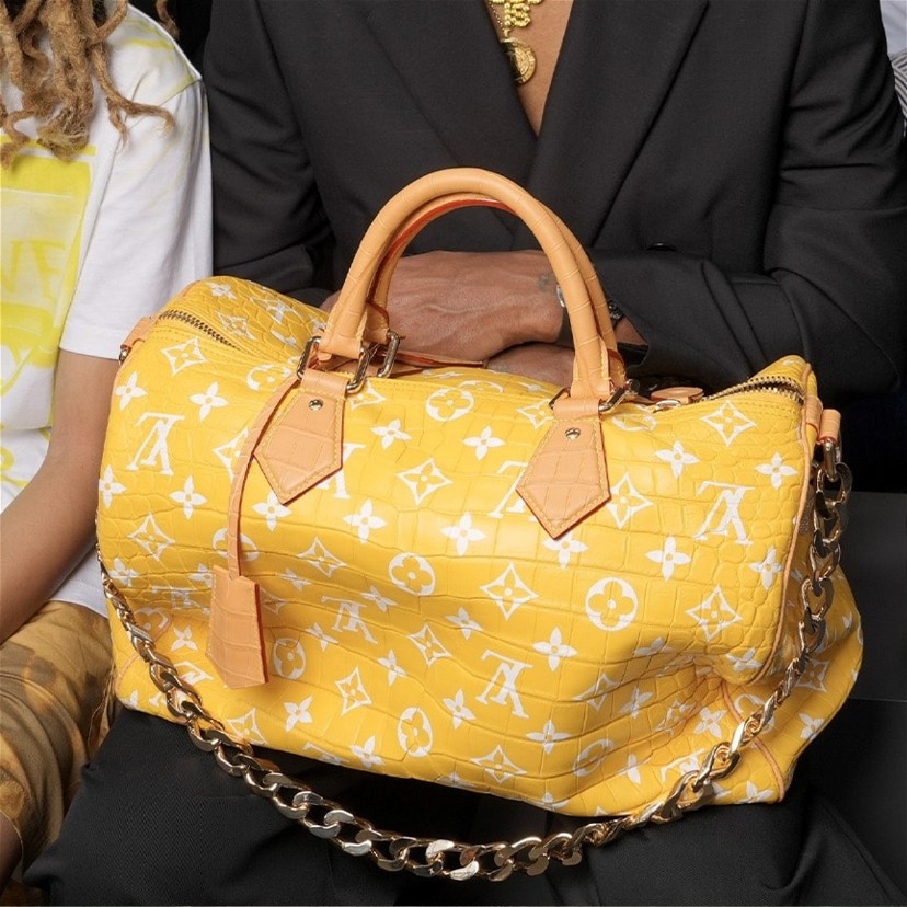 Aký príbeh sa skrýva za Pharrellovou Louis Vuitton taškou za 1 milión dolárov?
